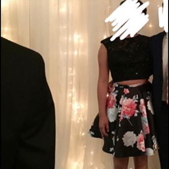 Grad/ Prom Dress - Picture 3 of 3